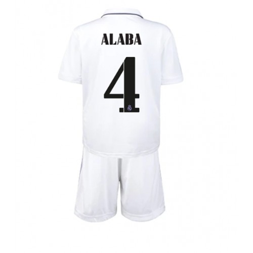 Real Madrid David Alaba #4 Hjemmedraktsett Barn 2022-23 Kortermet (+ Korte bukser) Real Madrid David Alaba #4 Hjemmedraktsett Barn 2022-23 Kortermet (+ Korte bukser)